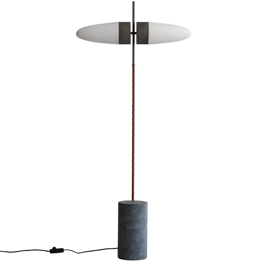 Opálově bílá skleněná stojací lampa 101Copenhagen Bull 140 cm s mramorovou podstavou